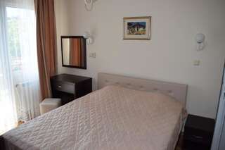 Отель Tintyava Balneohotel Выршец Двухместный номер с 1 кроватью или 2 отдельными кроватями-3